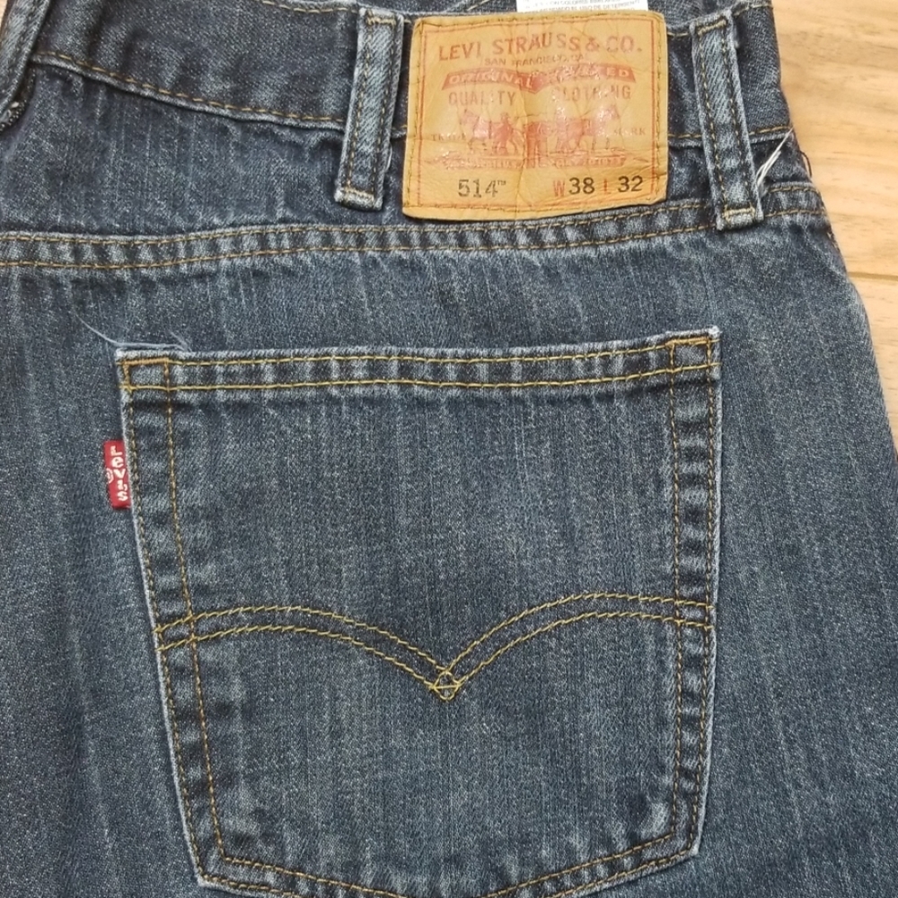 Levis 514 size 38 X 32 - Picture 2 of 8